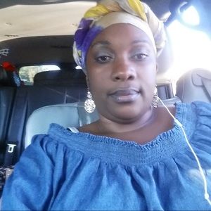 Meet your Posher, Davina